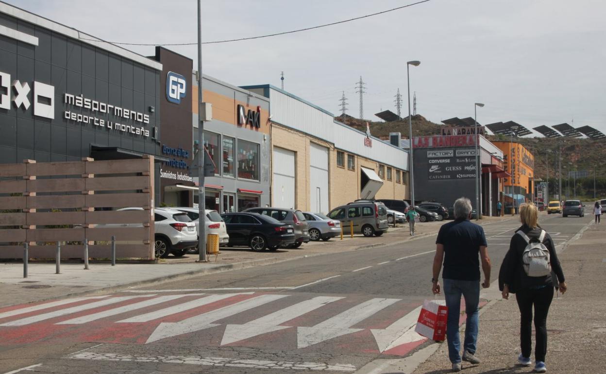 El proyecto busca hacer más segura y atractiva para los visitantes la zona comercial del polígono . 