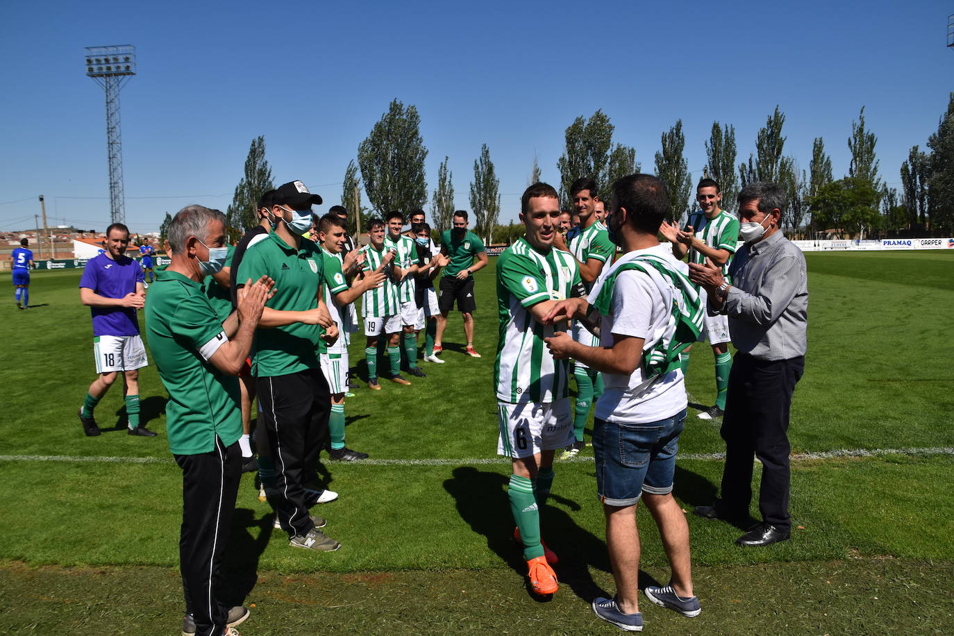 Fotos: Despedidas y homenajes en el Pradejón