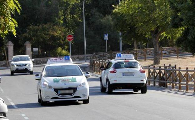 Hasta seis meses para examinarse del práctico de conducir por falta de personal