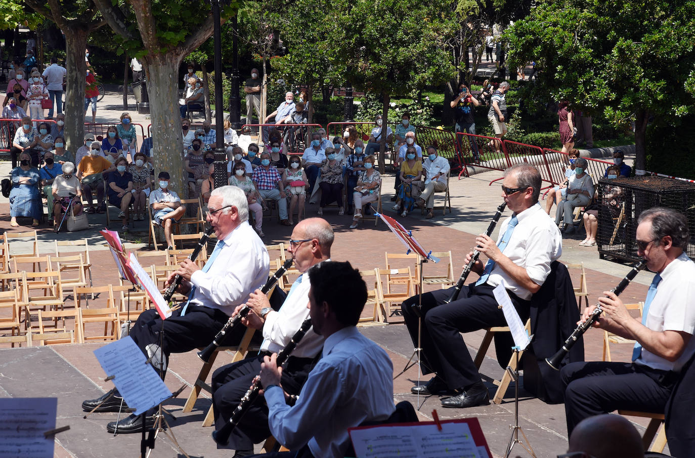 Numerosos actos han tenido lugar en el día del patrón de Logroño: el concierto de la Banda Municipal de Música en La Concha del Espolón, Encomienda de Santiago Lucronium, organizada por la Trapería de Klaus en el Serendipia e interpretación de Michel García de su canción a Logroño, homenaje a la ciudadanía que resistió el asedio, misa solemne de San Bernabé y actuación del Orfeón Logroñés en La Redonda y representaciones del teatro renacentista en el Auditorio.