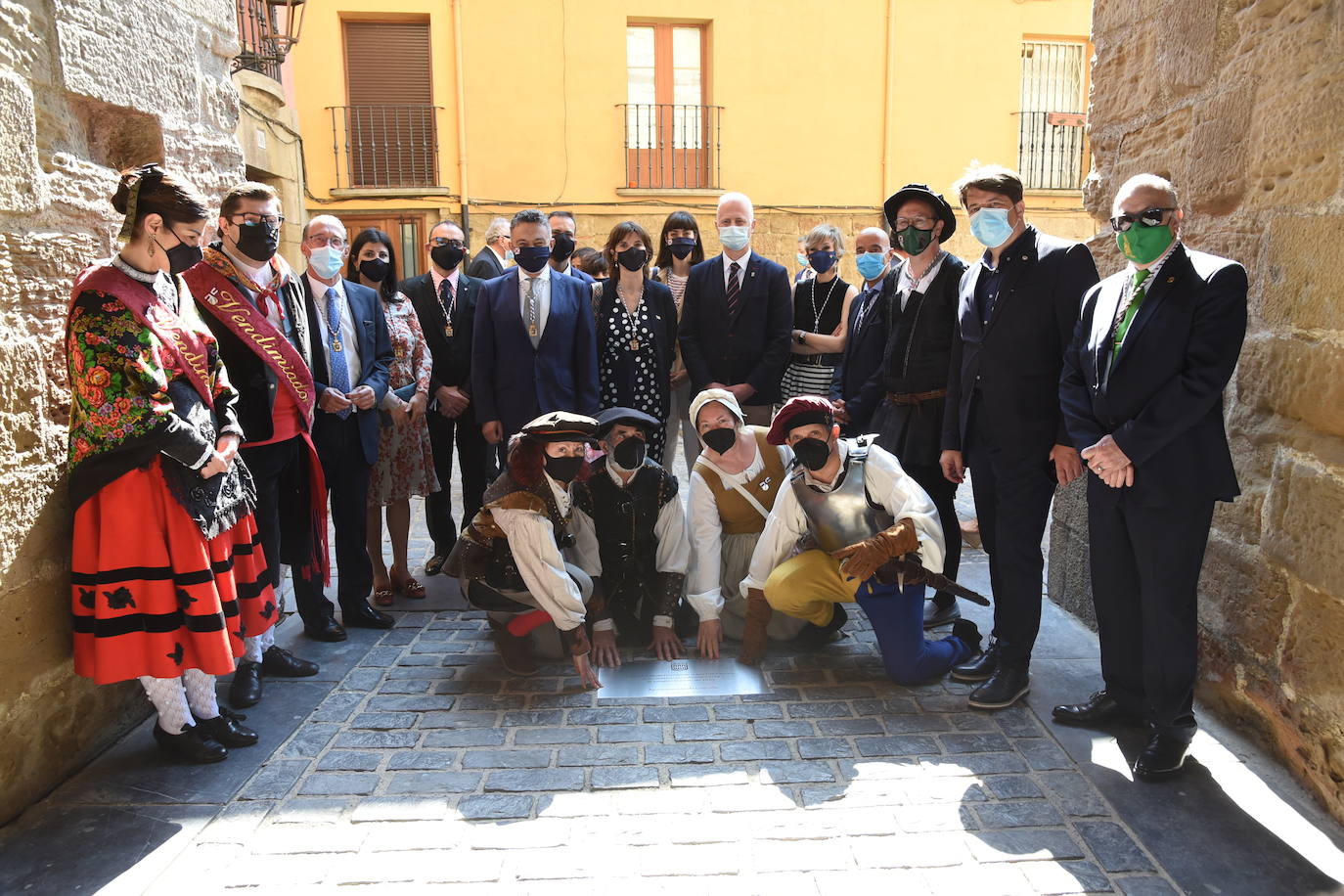 Numerosos actos han tenido lugar en el día del patrón de Logroño: el concierto de la Banda Municipal de Música en La Concha del Espolón, Encomienda de Santiago Lucronium, organizada por la Trapería de Klaus en el Serendipia e interpretación de Michel García de su canción a Logroño, homenaje a la ciudadanía que resistió el asedio, misa solemne de San Bernabé y actuación del Orfeón Logroñés en La Redonda y representaciones del teatro renacentista en el Auditorio.