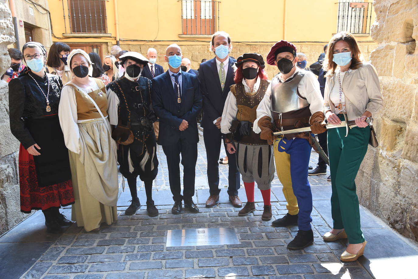 Numerosos actos han tenido lugar en el día del patrón de Logroño: el concierto de la Banda Municipal de Música en La Concha del Espolón, Encomienda de Santiago Lucronium, organizada por la Trapería de Klaus en el Serendipia e interpretación de Michel García de su canción a Logroño, homenaje a la ciudadanía que resistió el asedio, misa solemne de San Bernabé y actuación del Orfeón Logroñés en La Redonda y representaciones del teatro renacentista en el Auditorio.