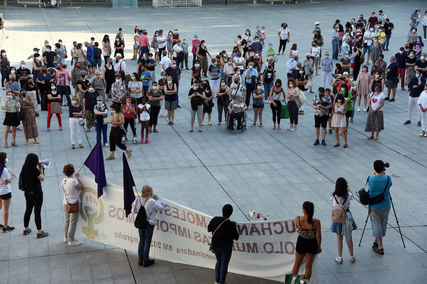 Fotos: Concentración en Logroño contra la violencia machista