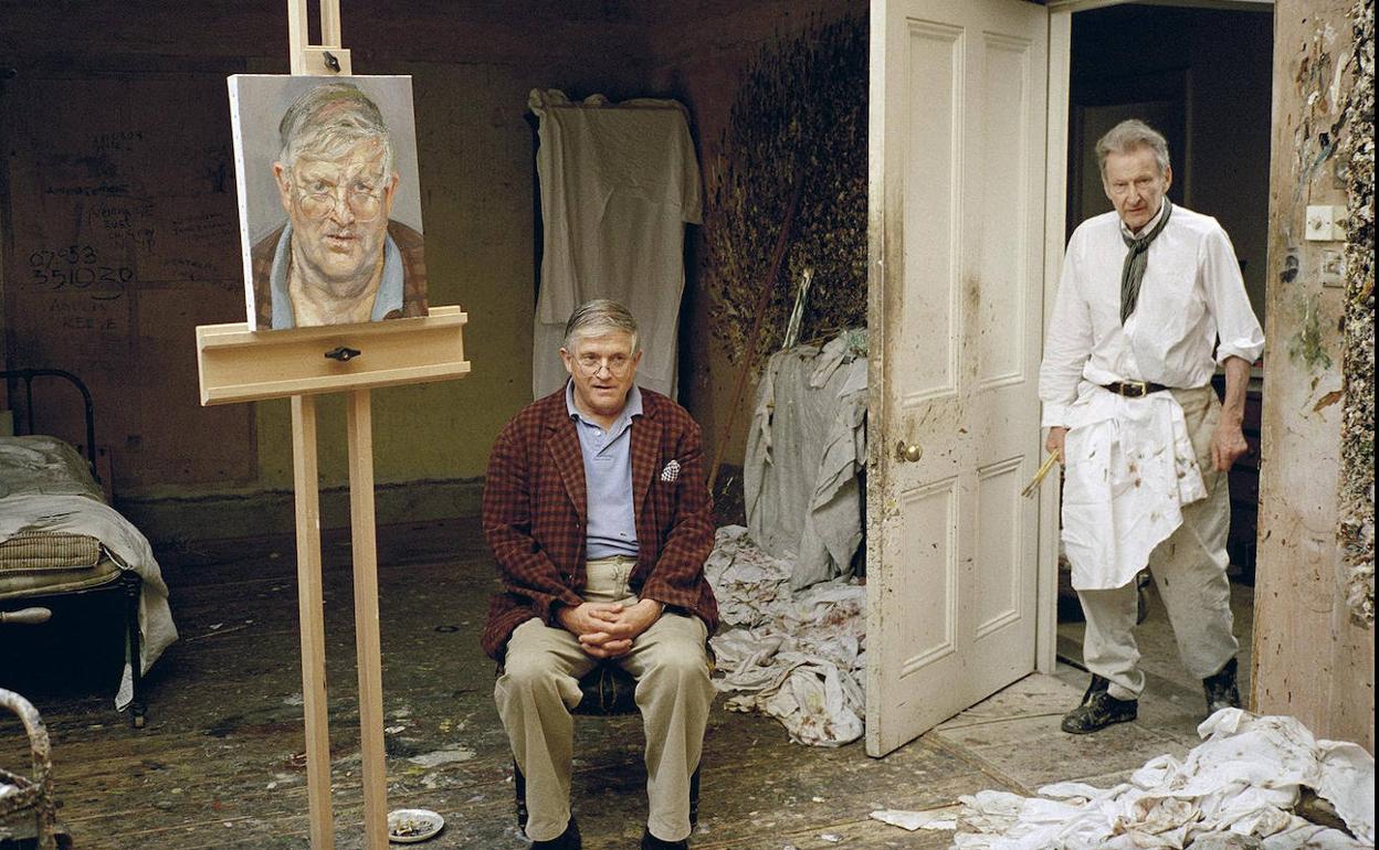 David Hockney posando para Lucian Freud en el el estudio de este en Londres a mediados de 2002. 