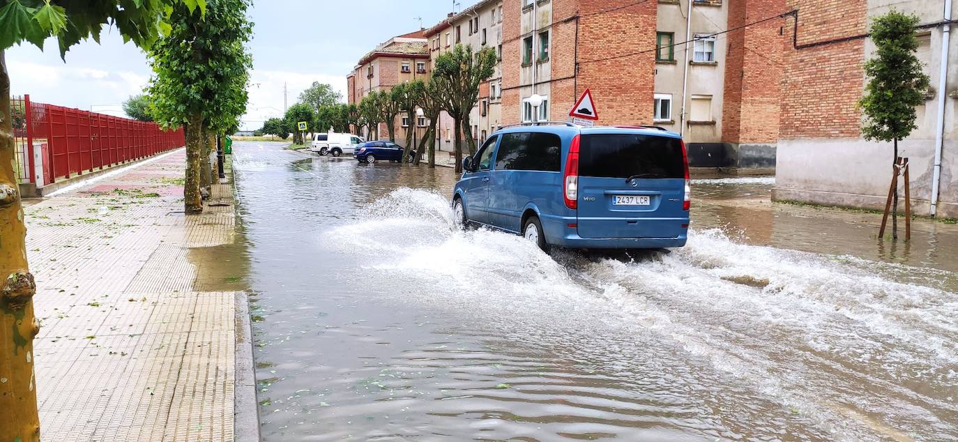 Fotos: Vuelven las tormentas a La Rioja, el granizo cae en Santo Domingo