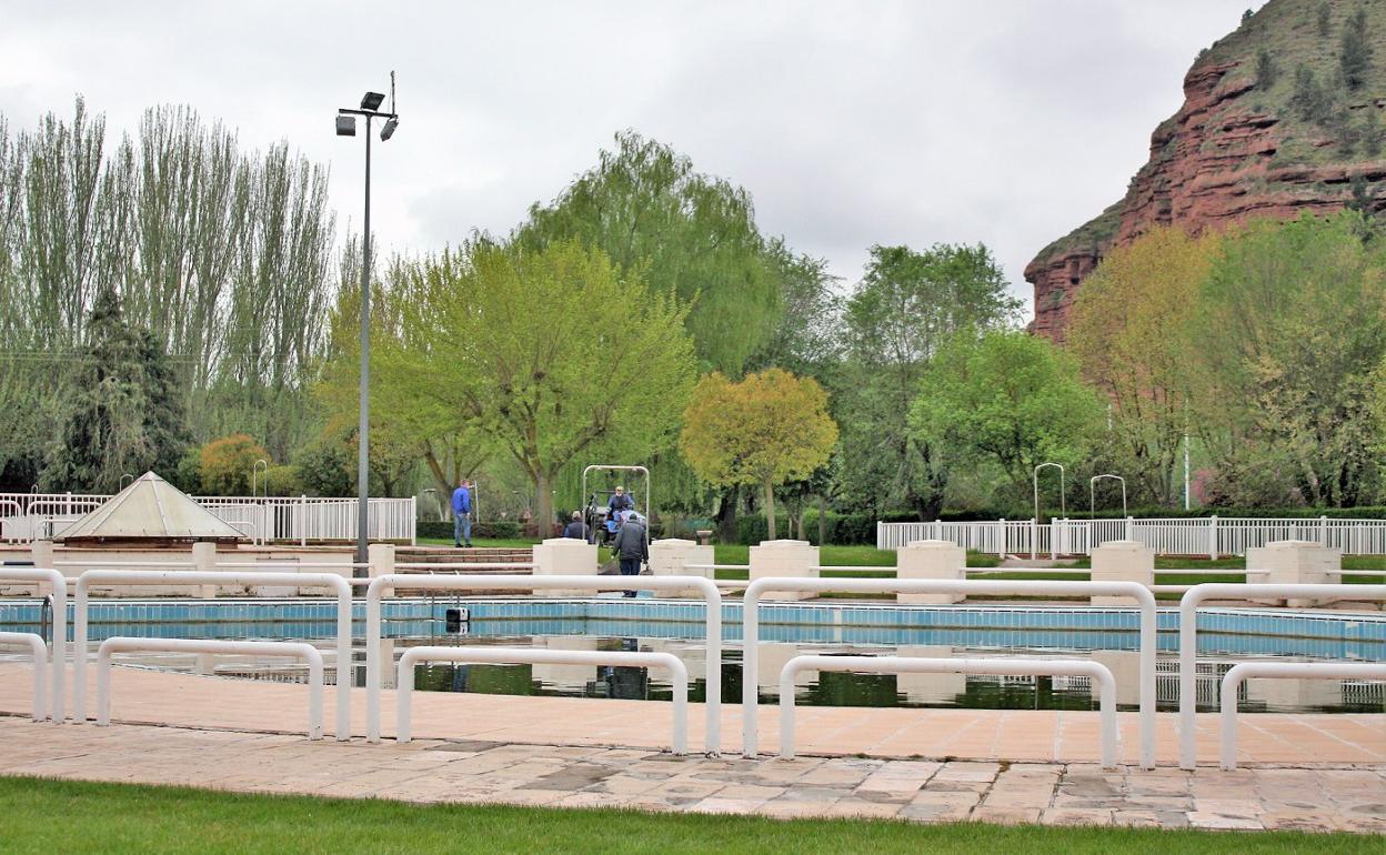 Acondicionamiento de las piscinas municipales la pasada campaña. 