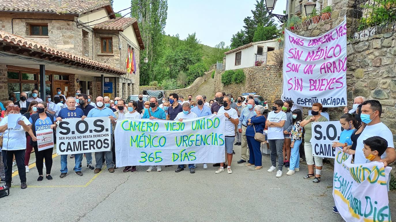 Fotos: Protesta en Cameros en defensa de las Urgencias