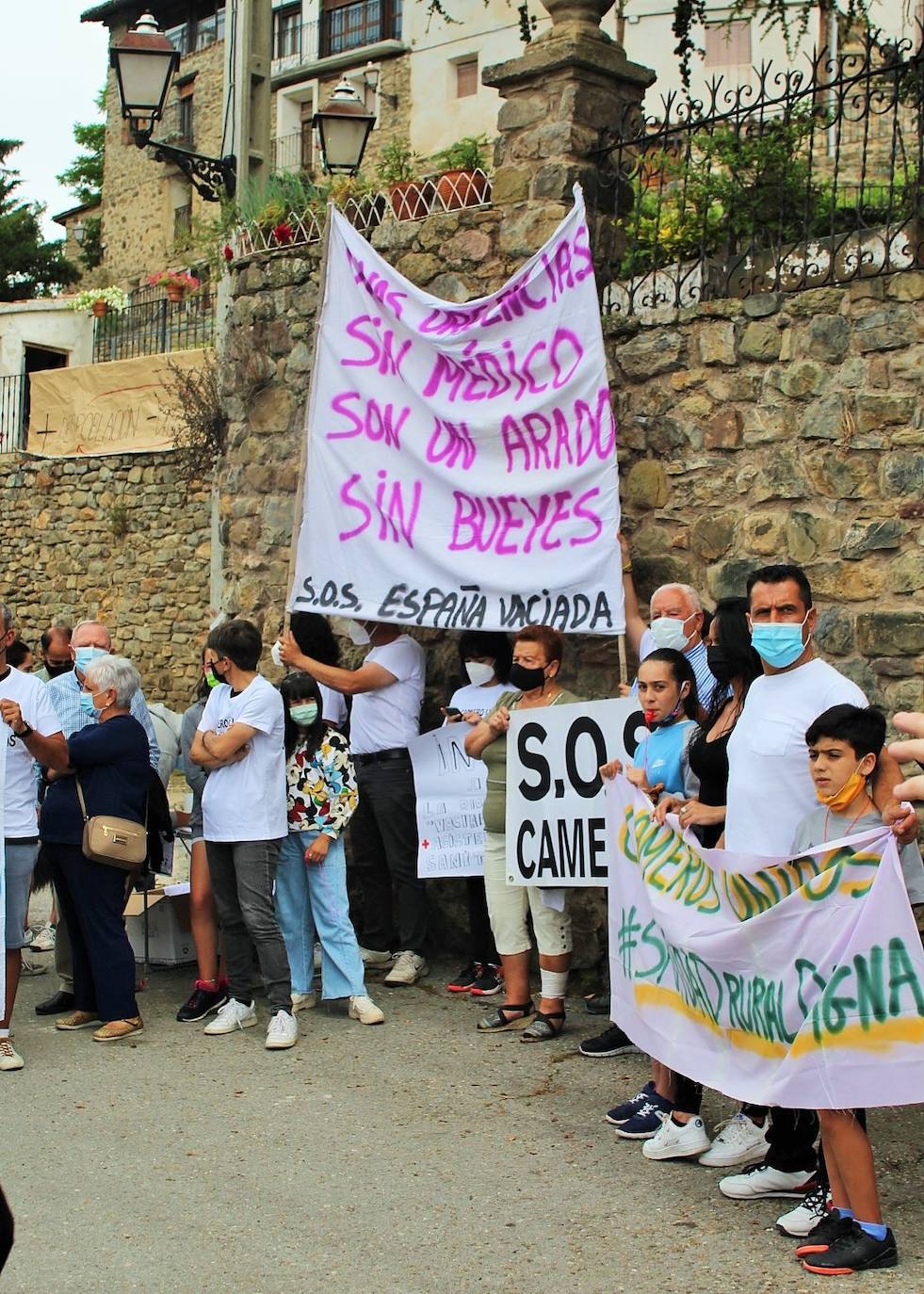 Fotos: Protesta en Cameros en defensa de las Urgencias