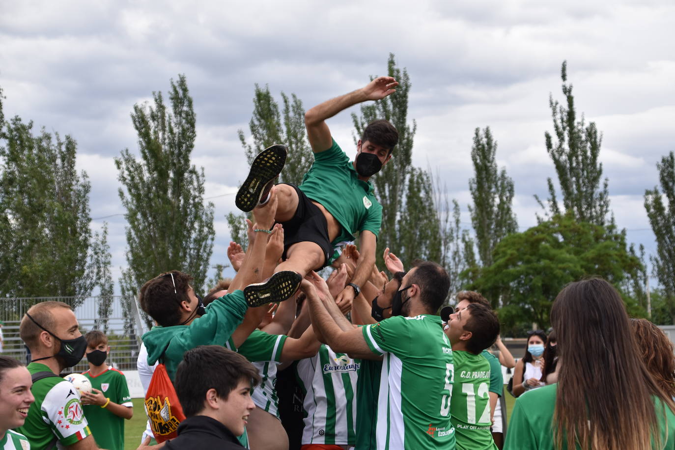 Fotos: El Pradejón consigue el ascenso