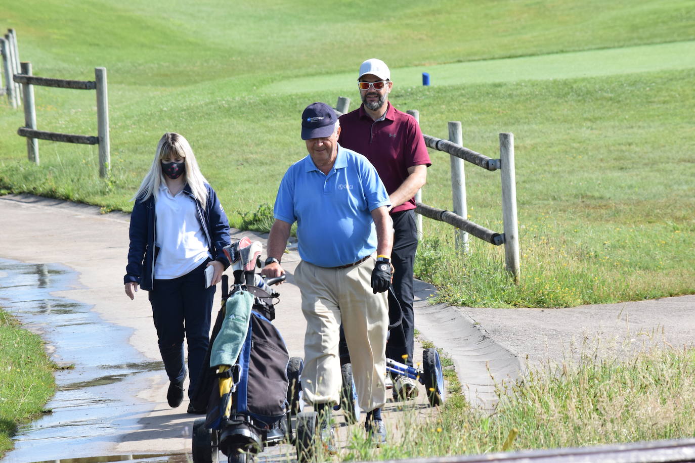 Los participantes en el torneo Bodegas Ontañón de la Liga de Golf y Vino disfrutaron de un gran día de golf en El Campo de Logroño.