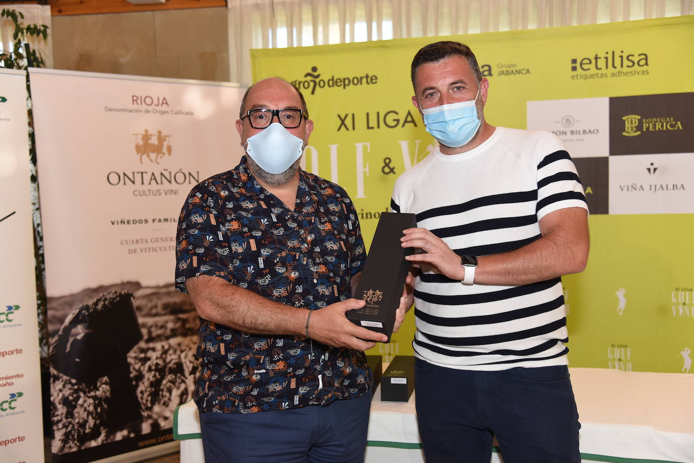 Los ganadores del Torneo Bodegas Ontañón, de la Liga de Golf y Vino, recibieron sus premios.