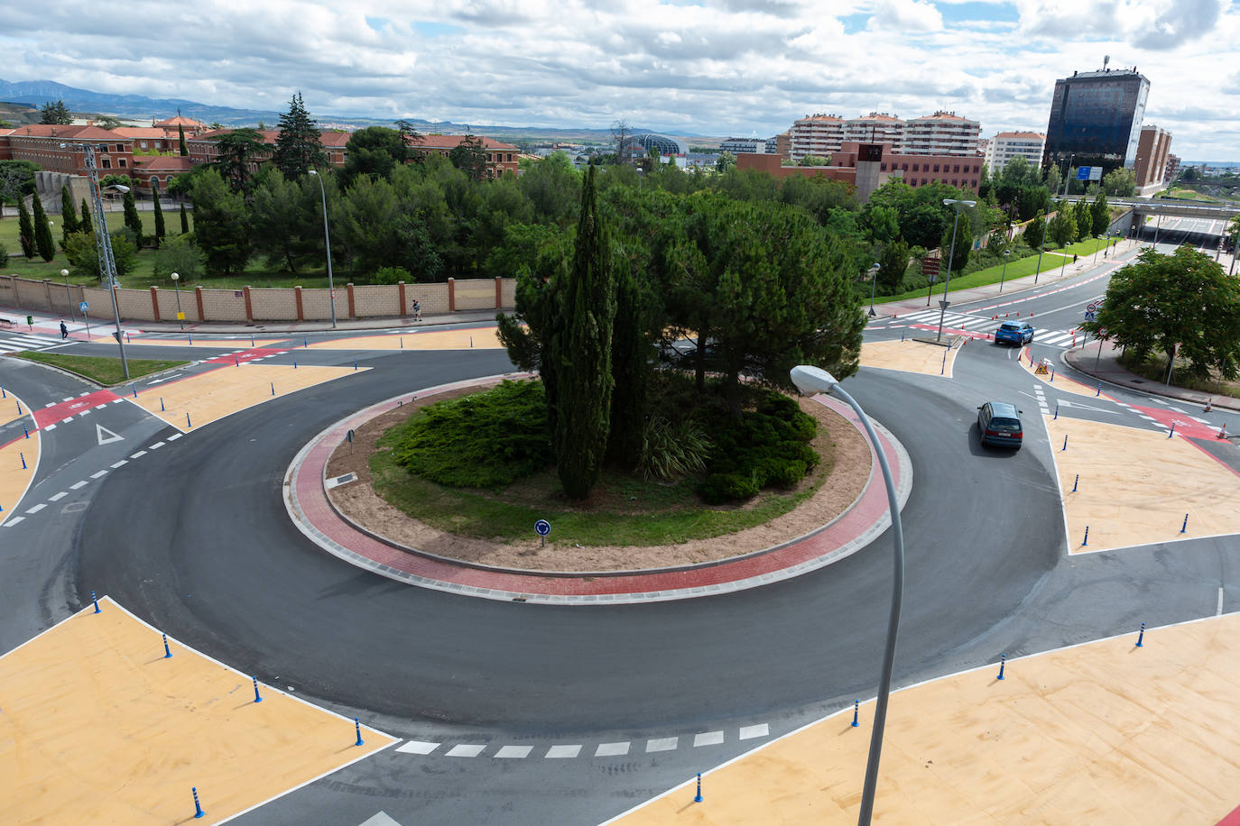 Fotos: Así es la primera &#039;rotonda holandesa&#039; de La RIoja&quot;