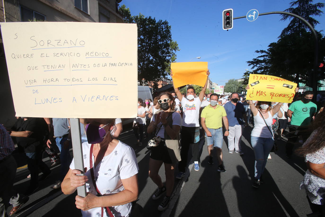 Fotos: Las imágenes de la manifestación en Logroño contra el Plan de Atención Continuada