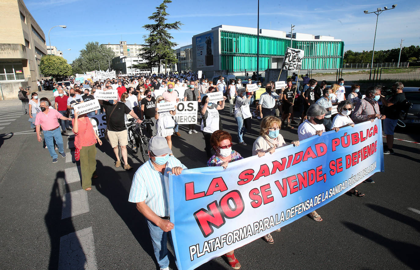 Fotos: Las imágenes de la manifestación en Logroño contra el Plan de Atención Continuada