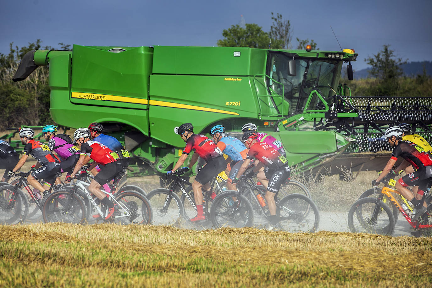 Fotos: Tiago Ferreira y Naima Madlen ganan La Rioja Bike Race