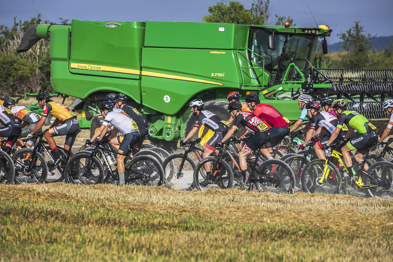 Fotos: Tiago Ferreira y Naima Madlen ganan La Rioja Bike Race