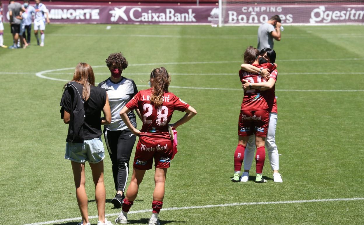 El cuerpo técnico y varias jugadoras lamentan el descenso que se certificó el pasado 6 de junio frente al Eibar en Las Gaunas. 