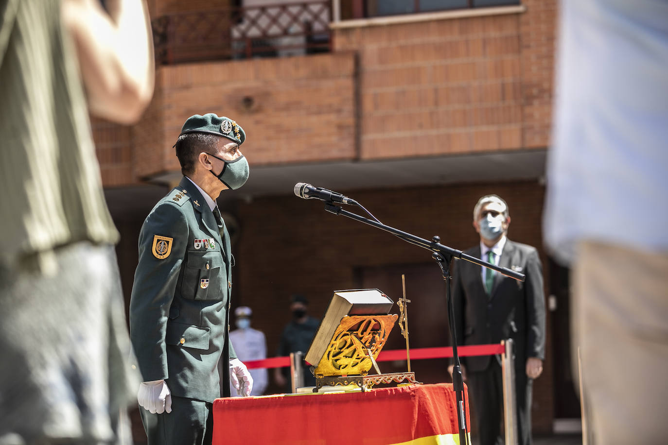 Fotos: Toman posesión los nuevos jefes de la Unidad de Acción Rural y del GAR de la Guardia Civil