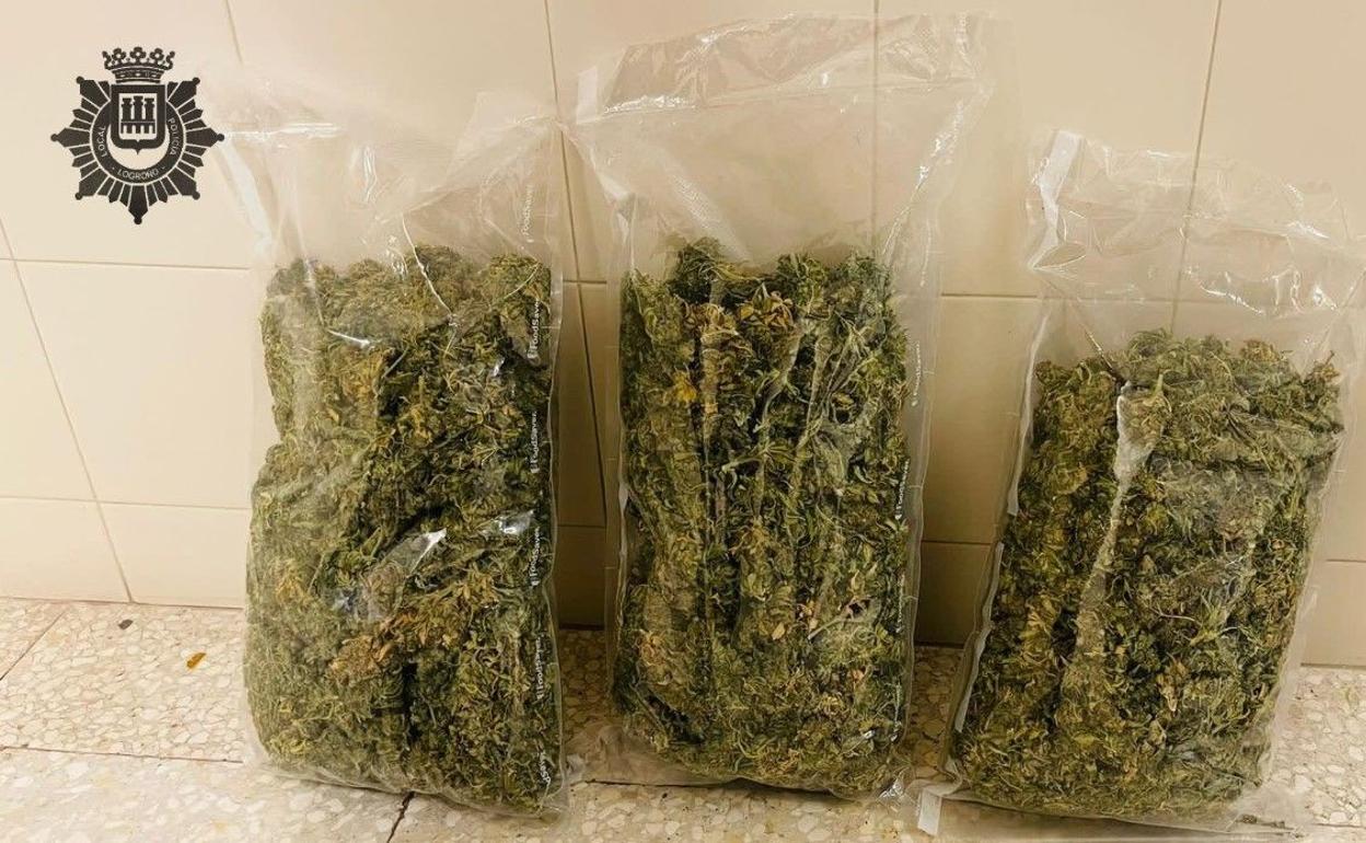 Detenida una persona al ser sorprendida con un kilo y medio de marihuana en su vehículo en Logroño