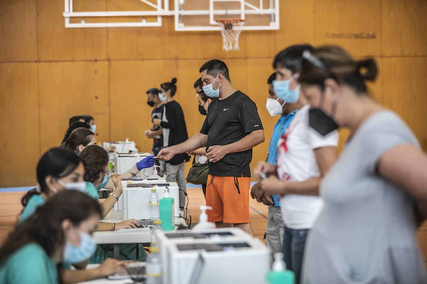 Los menores de 40 han empezado a recibir sus dosis este miércoles en Calahorra.