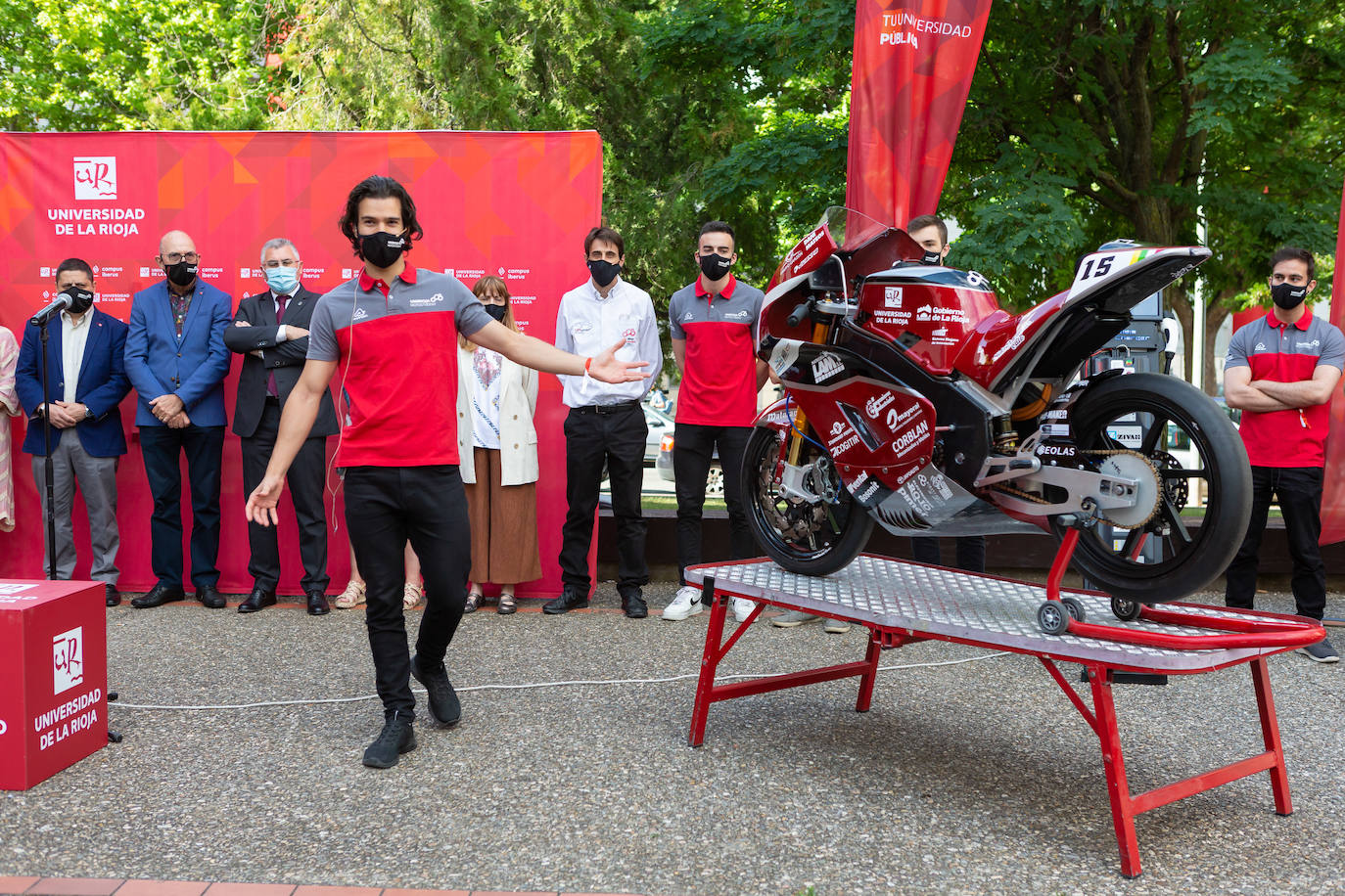 Fotos: La UR presenta la motocicleta que correrá en el Alcañiz