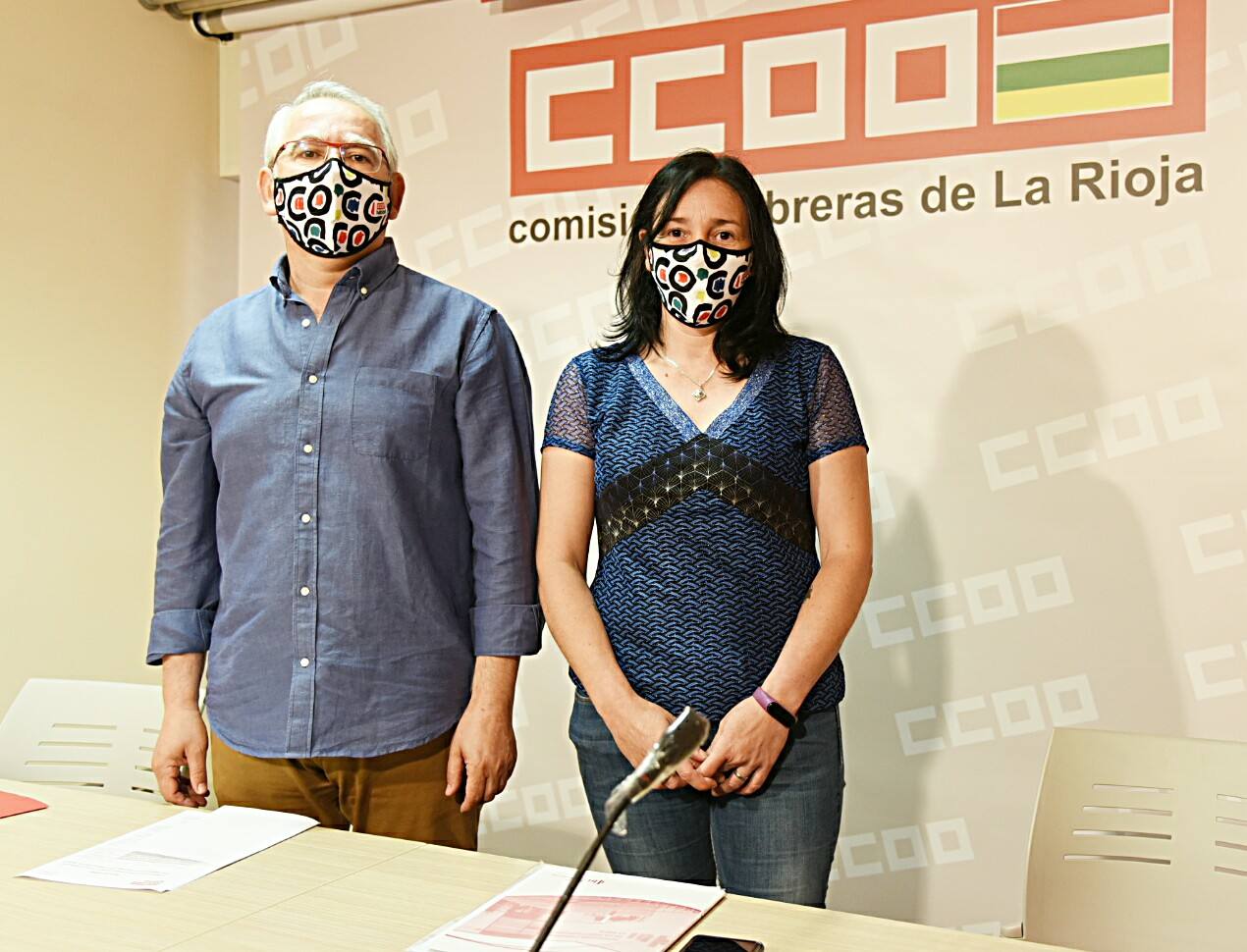 El secretario general de CCOO del Hábitat de La Rioja, José Antonio Torres, y Ana Isabel Ordóñez, trabajadora del sector del SAD y Responsable del SAD en CCOO