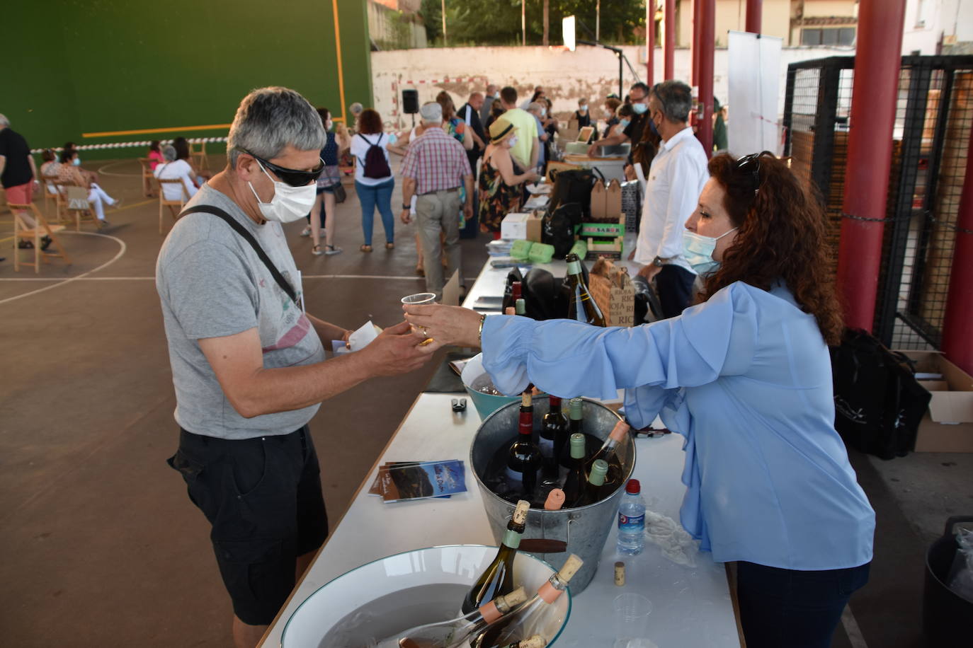 Fotos: AdeturOcón ofreció ayer en el frontón de Galilea su primera jornada gastronómica con gran afluencia de público