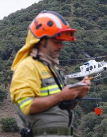 Imagen secundaria 2 - 300 profesionales afrontarán la temporada de alto riesgo de incendios forestales