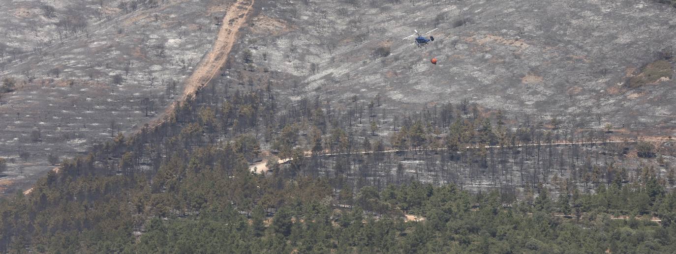 Fotos: La lucha contra el fuego, también el lunes