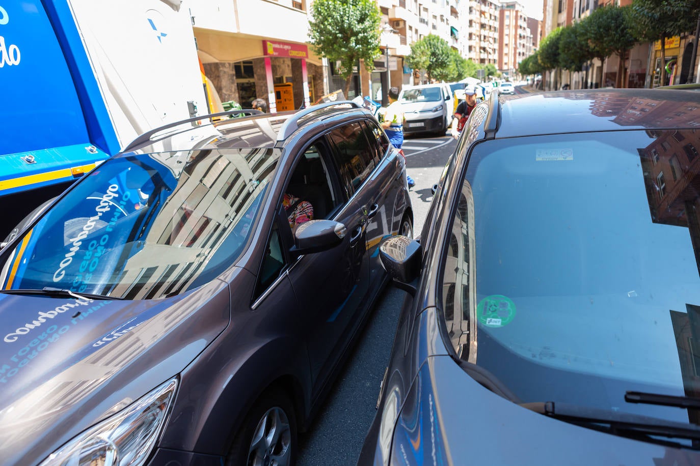 Fotos: Coches, peatones y bicicletas, entre los colores en la calzada de Duquesa de la Victoria