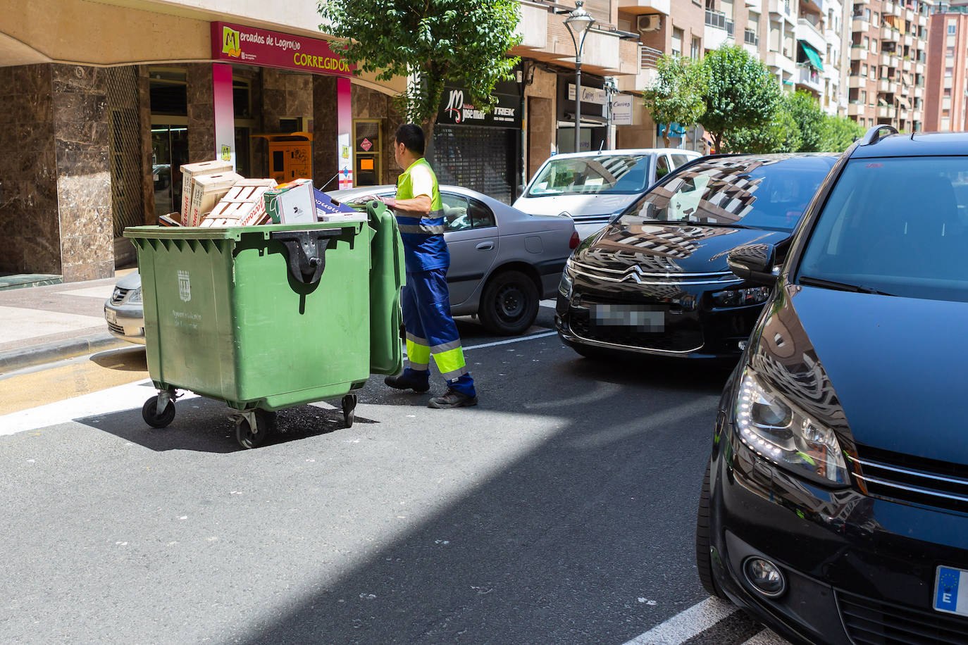 Fotos: Coches, peatones y bicicletas, entre los colores en la calzada de Duquesa de la Victoria