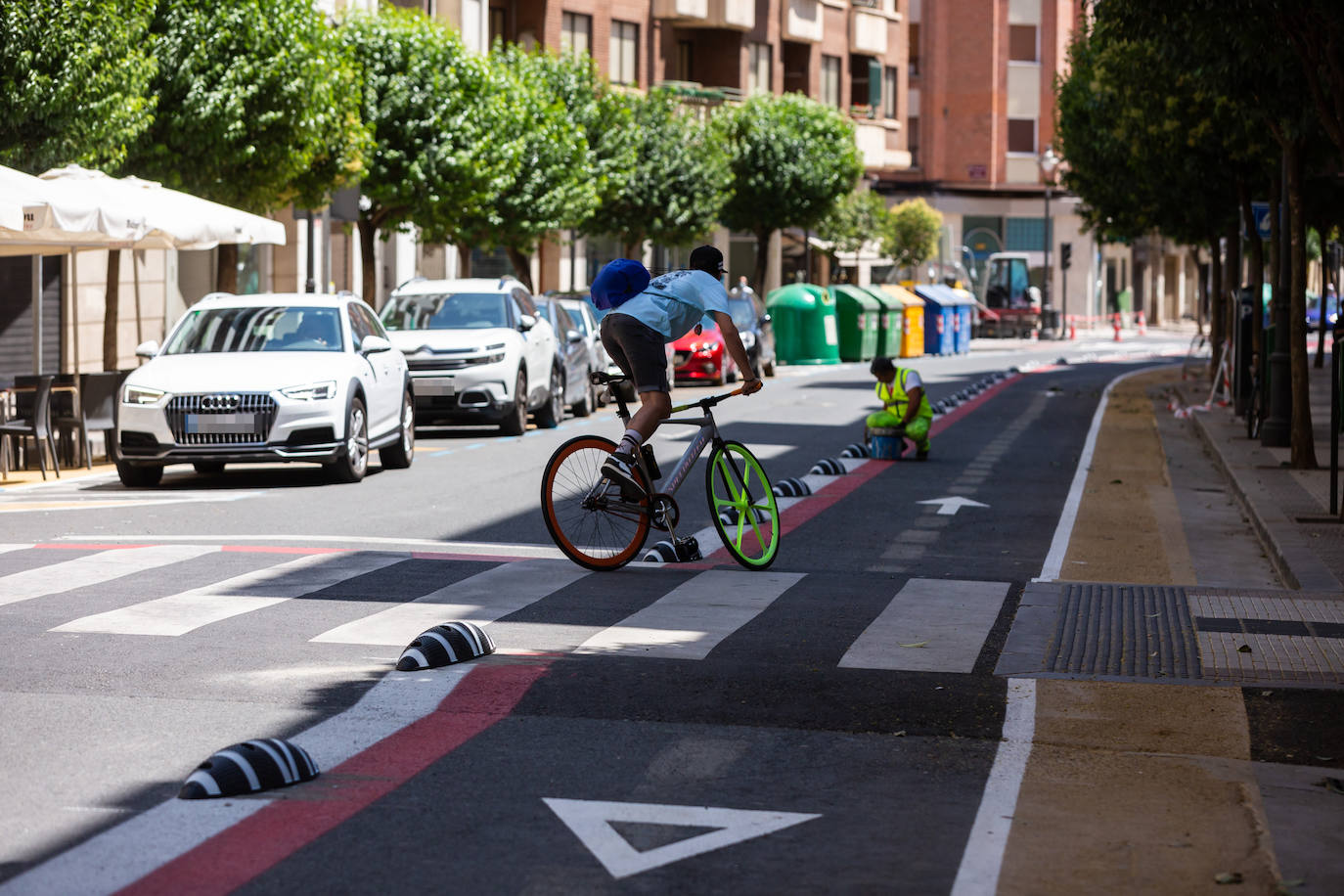 Fotos: Coches, peatones y bicicletas, entre los colores en la calzada de Duquesa de la Victoria