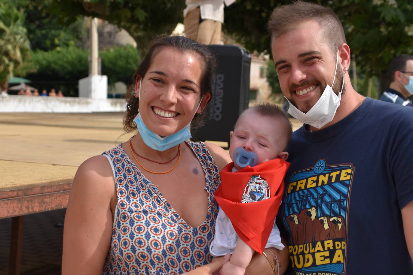 Fotos: Los cerveranos se ponen el pañuelo rojo