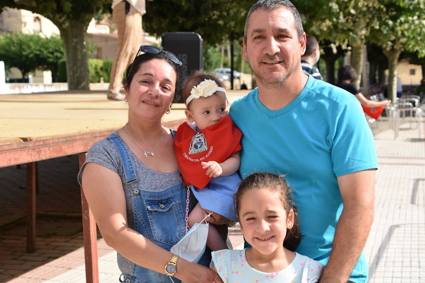 Fotos: Los cerveranos se ponen el pañuelo rojo