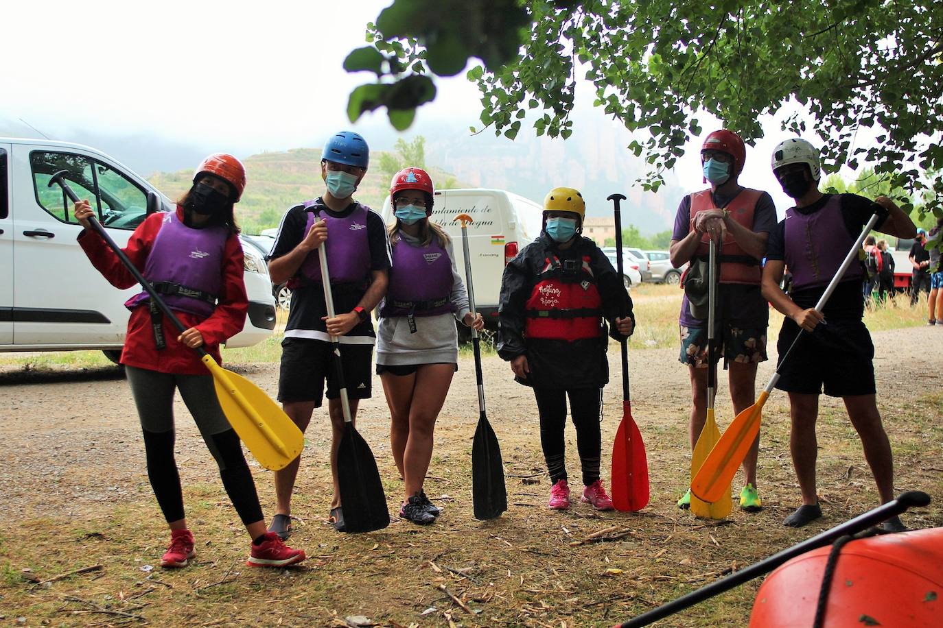 Más de un centenar de personas han participado en el descenso del río. 