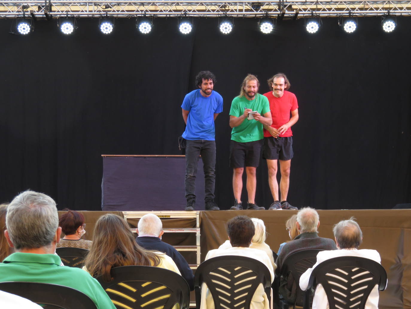 Artencalle, el Festival de Teatro, Circo y Artes de calle, ha convertido este fin de semana la plaza de España de Alfaro en un gran escenario al aire libre.