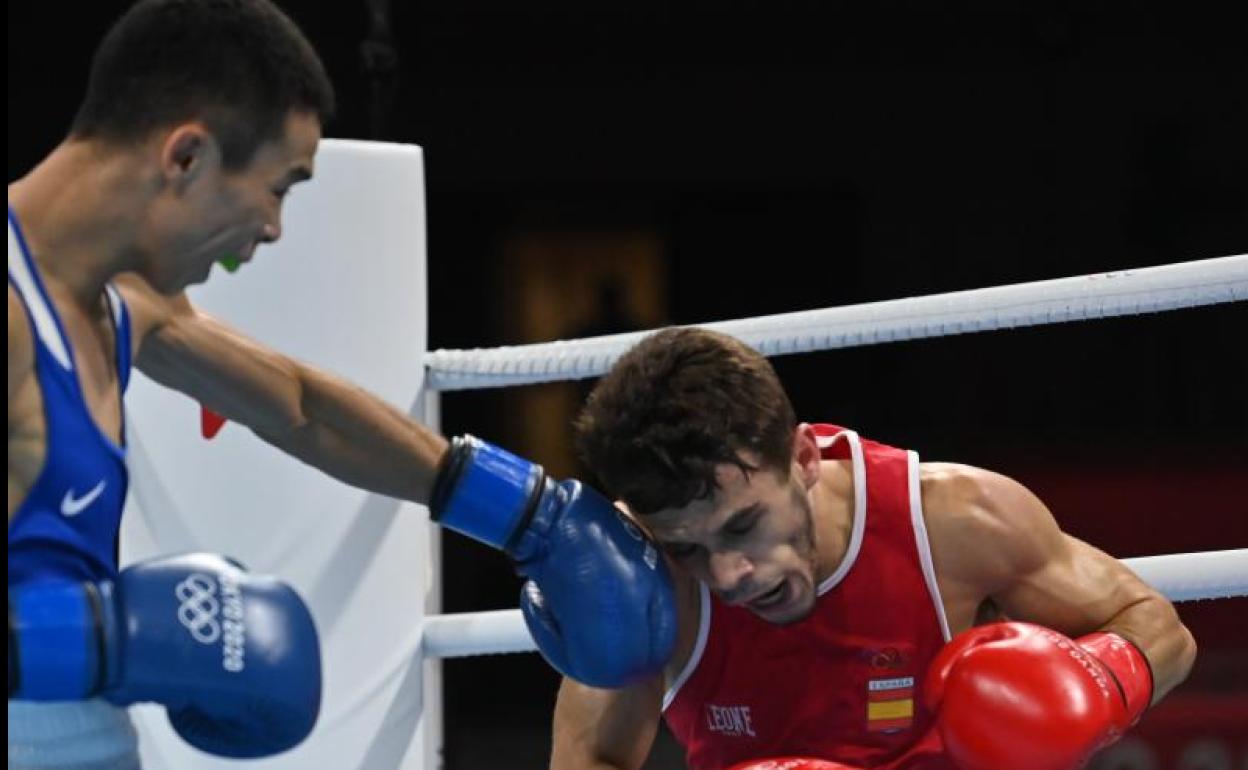 Gabriel Escobar, durante el combate ante Bibossinov. 