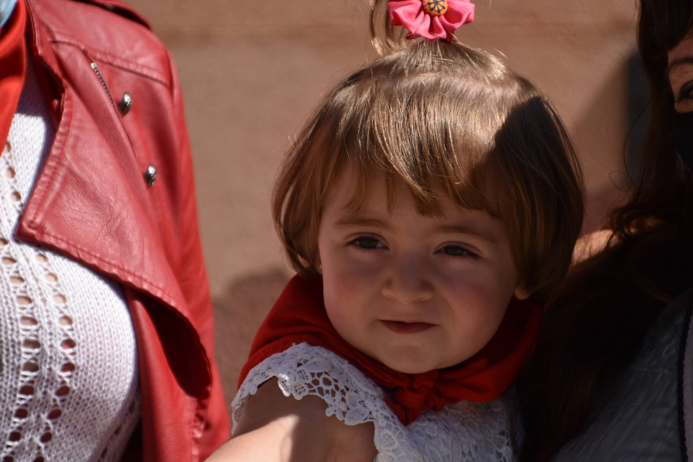 Imposición de pañuelos a los queleños nacidos en el último año.