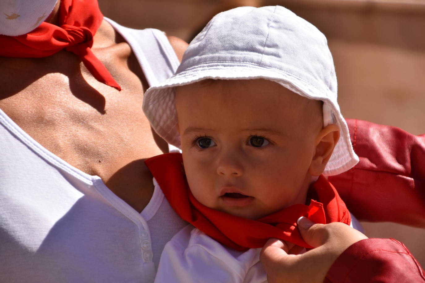Imposición de pañuelos a los queleños nacidos en el último año.