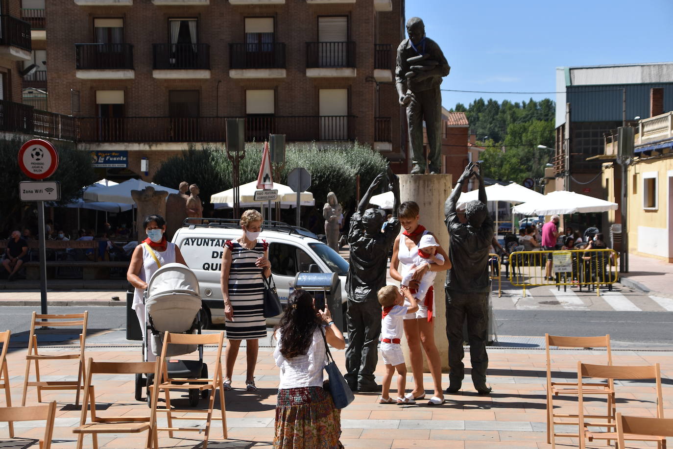 Imposición de pañuelos a los queleños nacidos en el último año.
