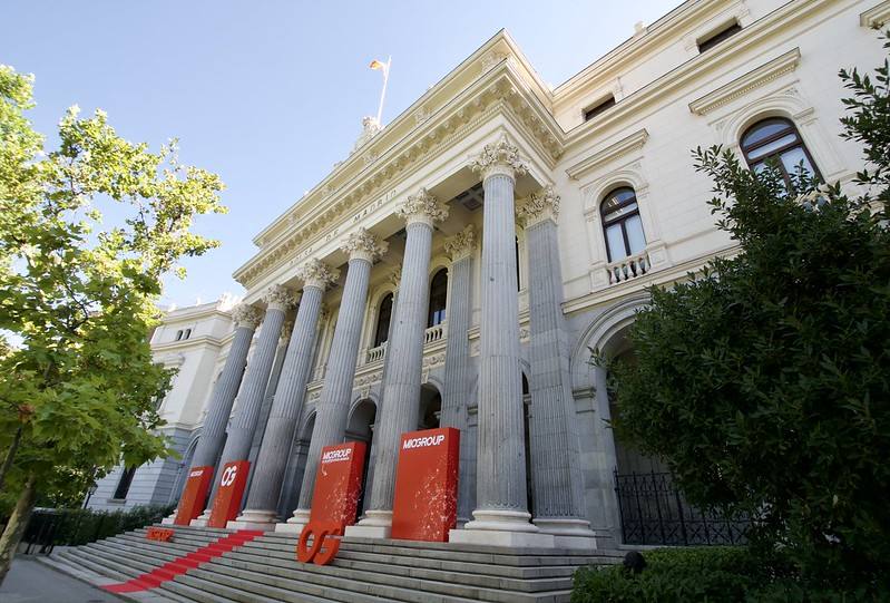 Fachada de la Bolsa de Madrid. 