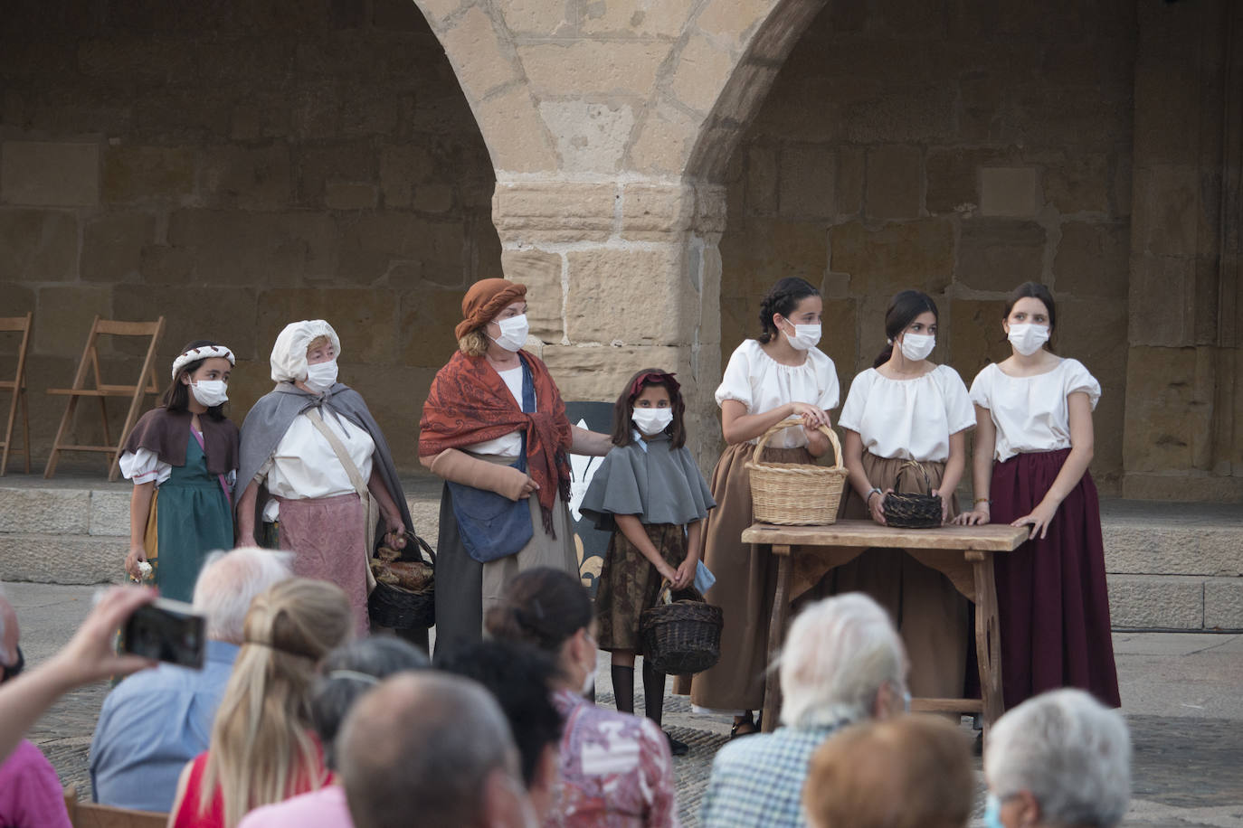 El estreno de la edición 2021, que brinda dos escenas, se saldó con un lleno del aforo, 250 sillas, y muchas personas de pie. 