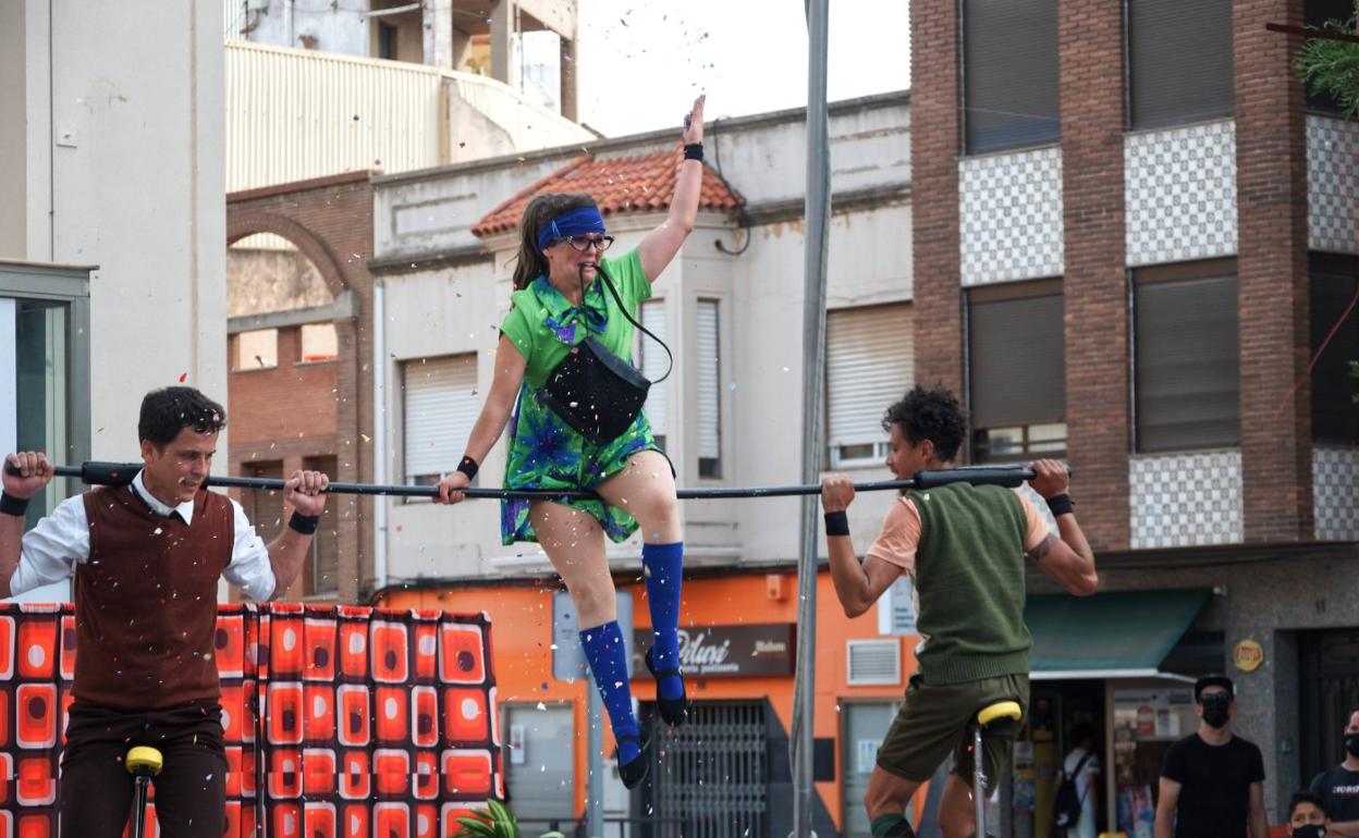 La compañía en una de sus representaciones de 'Kasumay'. 