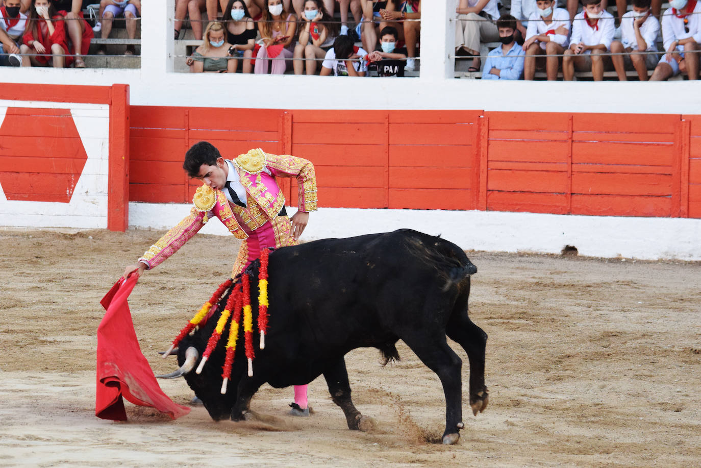 Cid de María cortó una oreja al segundo