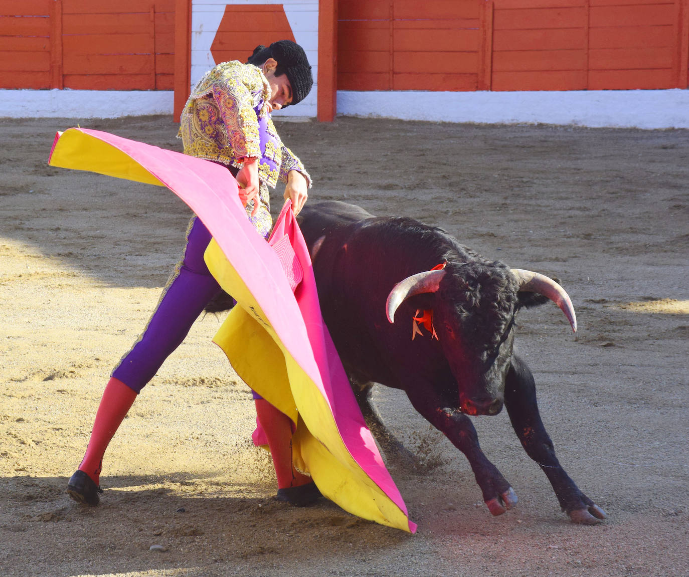 Cid de María cortó una oreja al segundo