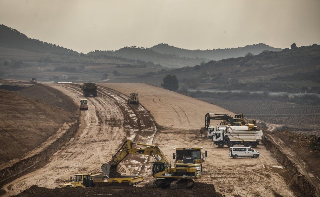 Aspecto que ofrecían en febrero las obras de la Ronda Sur en el término municipal de Navarrete. 