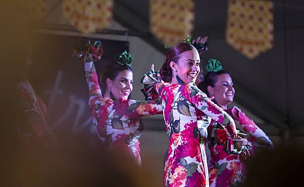 No habrá espacios propios para comer y beber, pero sí músicas y bailes regionales. 