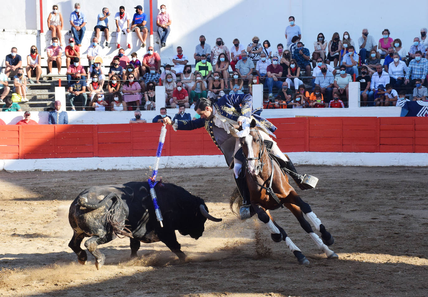 David Gomes y Pablo Donat cortan cada uno una oreja a un encierro de Pincha. 