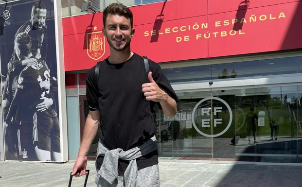 Aymeric Laporte, a su llegada a la Ciudad del Fútbol de Las Rozas. 