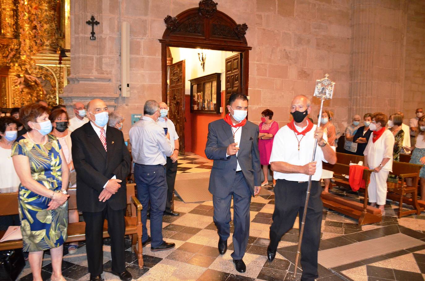 Fotos: Los Santos Mártires procesionan en coche por Calahorra